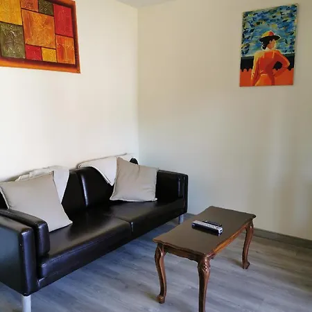 Petite Maisonnette De Plein Pied *